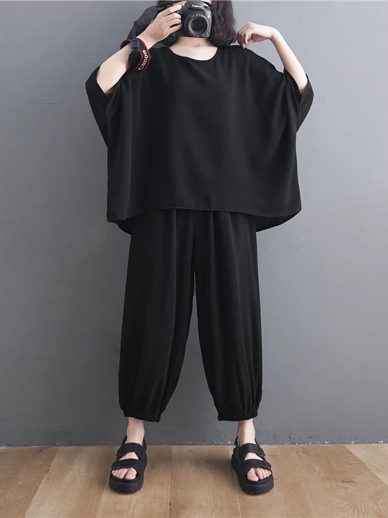 

Летний комплект из двух предметов: футболка и брюки-фонарики с эффектом похудения, свободного кроя, для женщин больших размеров, повседневная одежда.