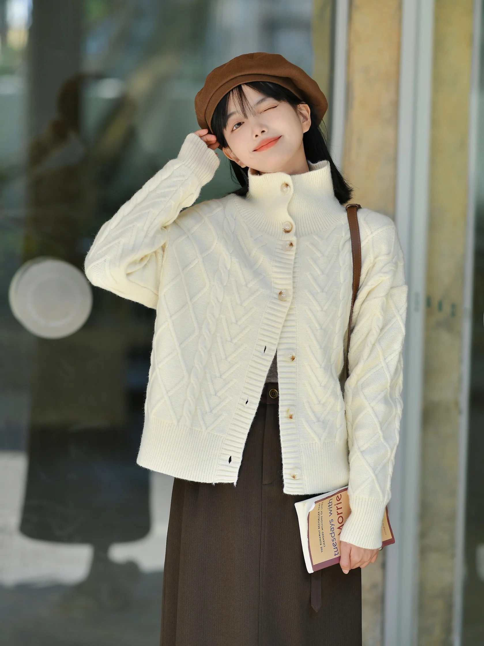 

Casual Knitted Sweater Coat with Button Design Loose Twist Intellectual Fashion Spring 2024 Long Sleeve Color Open Card...