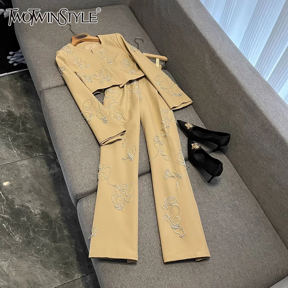 TWOTWINSTYLE Design Sense Embroidery Two Piece Sets For Women Round Neck Top High Waist Pants Casual Set Female New KSE533315