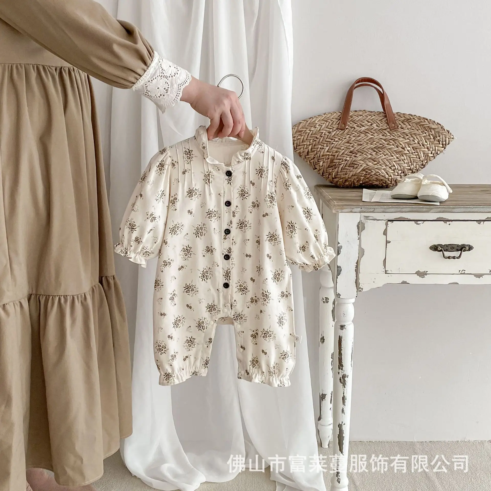 

Spring and Autumn Style Baby and Children's Korean Version Mushroom Edge Floral Long Sleeved Jumpsuit Baby Climbing Suit