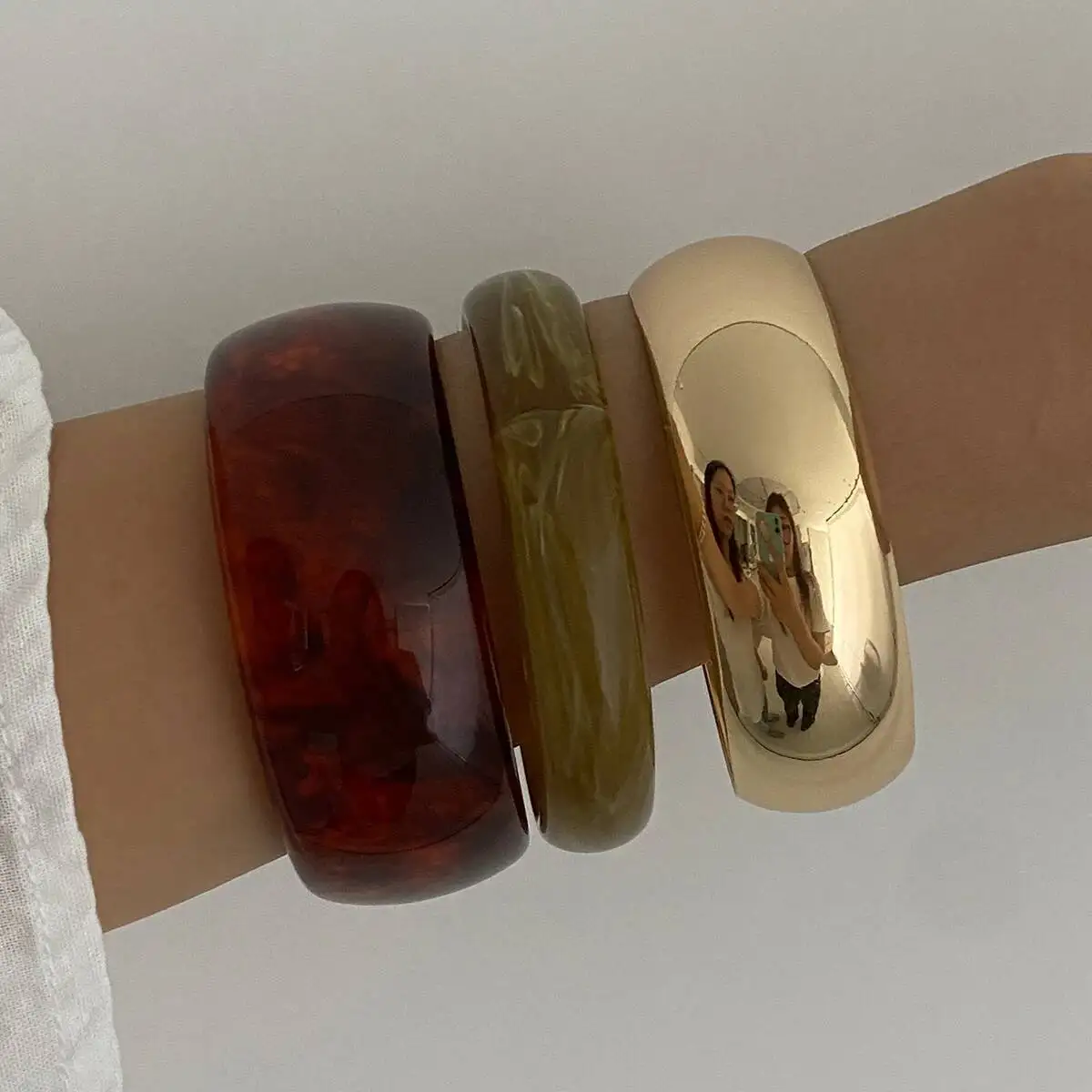 Salircon 3 Styles Boho Wide Chunky Round Acrylic Resin Bangles Women Hip Hop Geometric Metal Bracelets Stackable Charms Jewelry