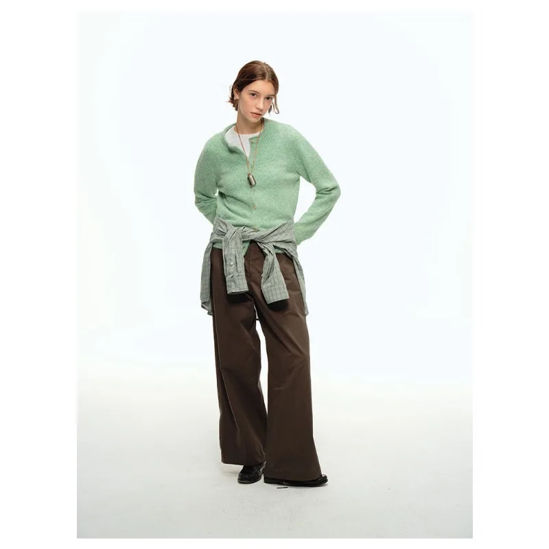 Modny sweter damski z dzianiny wełnianej w stylu retro, z zaokrąglonym dekoltem, długim rękawem, dopasowany, elegancki i uniwersalny.