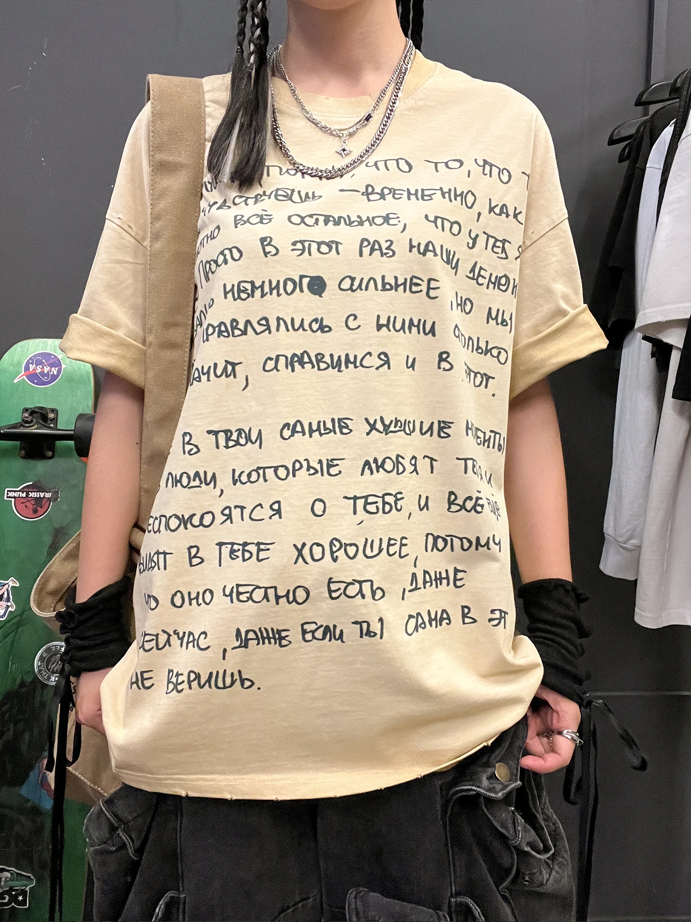 camiseta-vintage-de-manga-corta-estilo-desgastado-informal-articulo-recomendado-por-el-gerente-de-tienda-para-el-verano-de