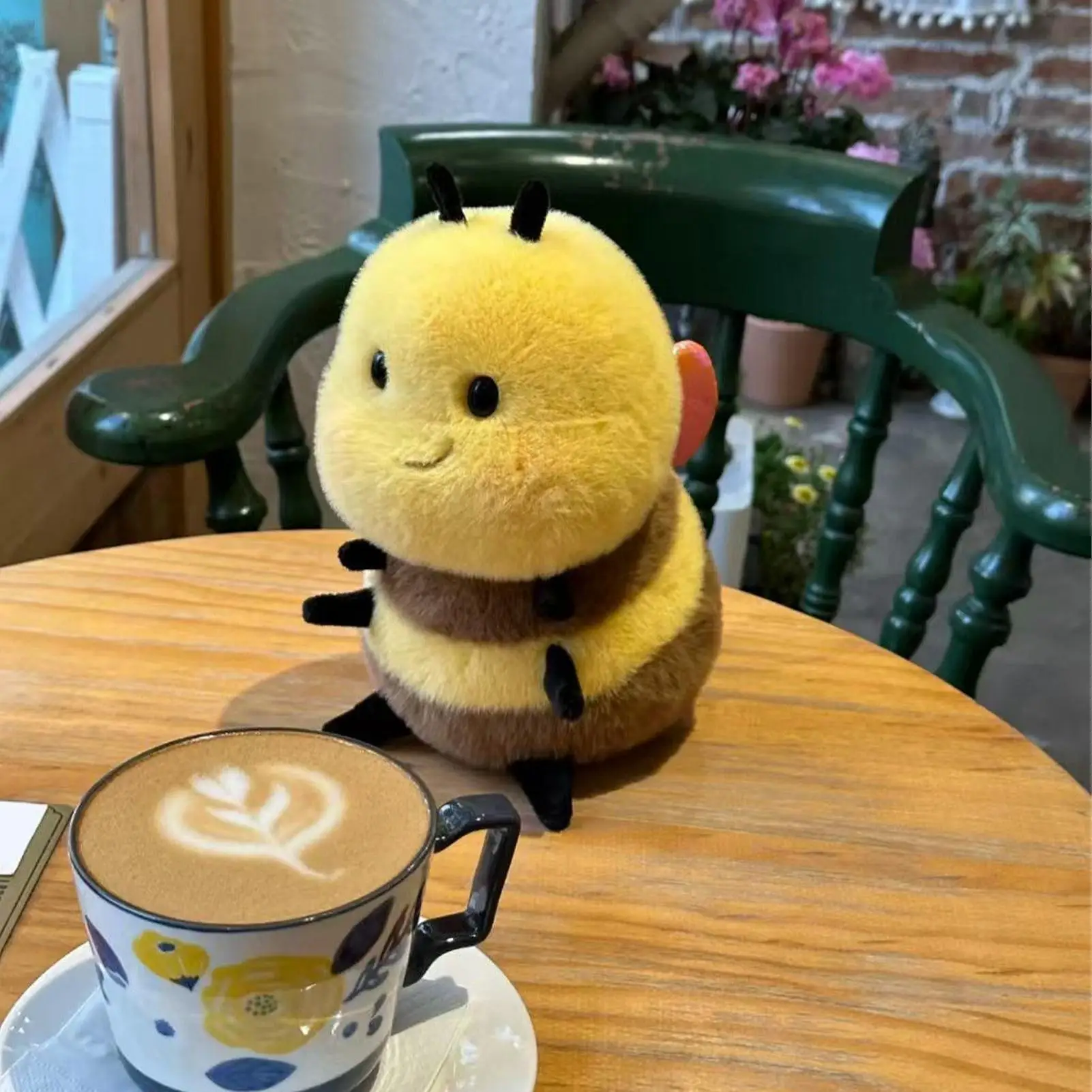 

Cute Bee Plush Chubby Smiling Bee Plush Doll Collectible Realistic Figure Sleeping Companion For Children Bedroom Nursery Sofa