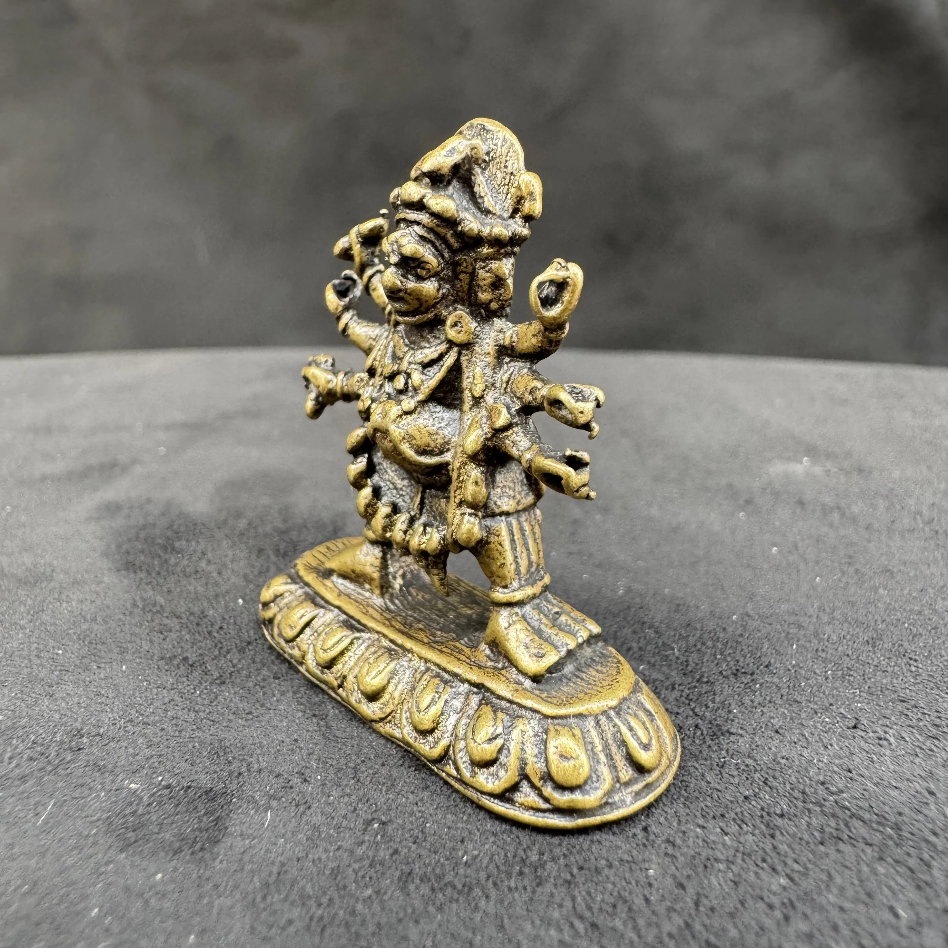 China metal solid carved brass six-arm Mahagara desktop decoration ornaments
