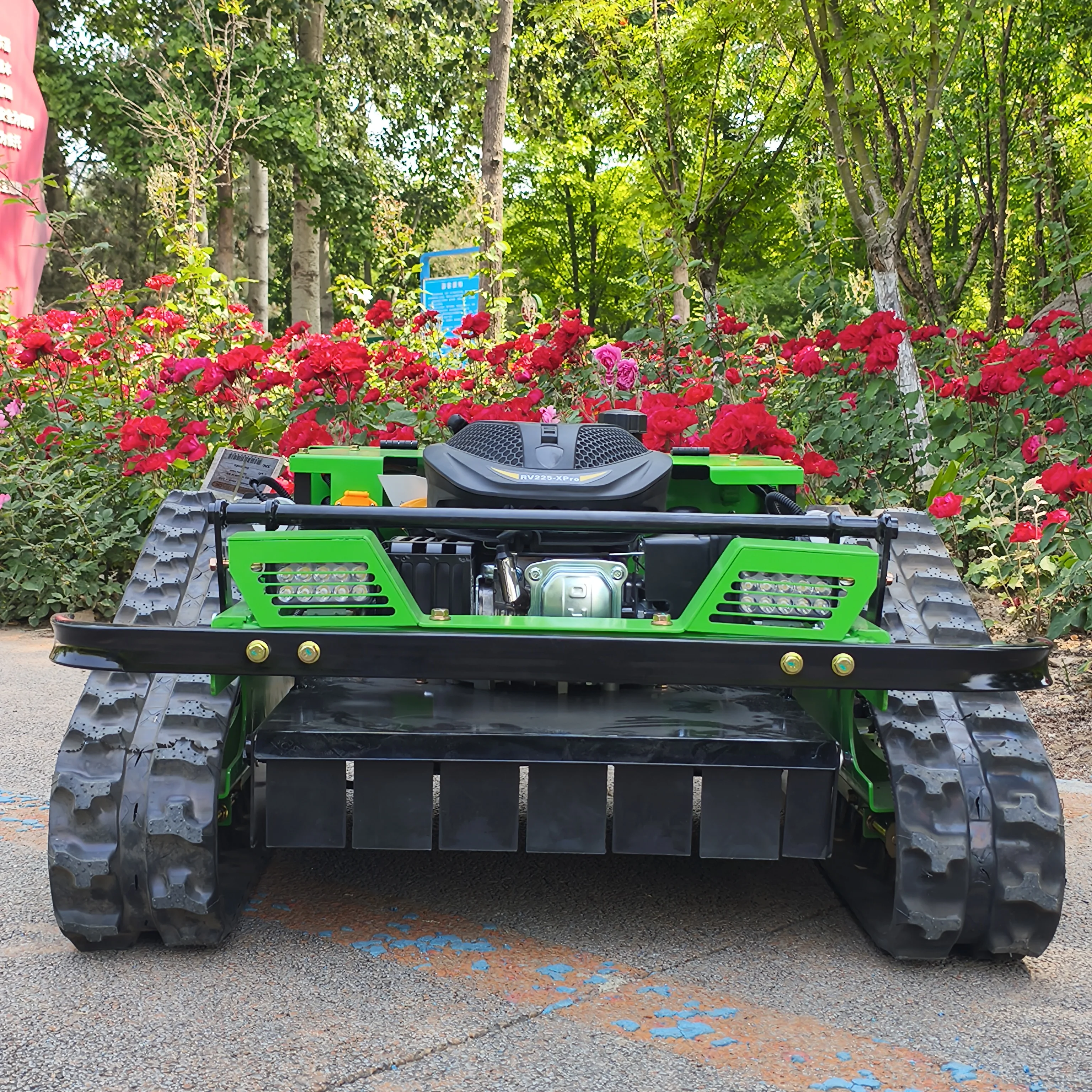 High-tech Lawn Mower Robot Wireless Perimeter CE/EU5/EPA Cordless 1500 ㎡/h Support Customization Support OEM Resort Lawns