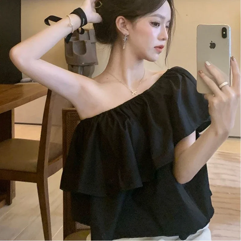 Sleeveless Blouses Women Solid Folds Skew Collar Crop Top Slim Thin Summer French Style Classic Gentle Design Sexy Mujer Ins New