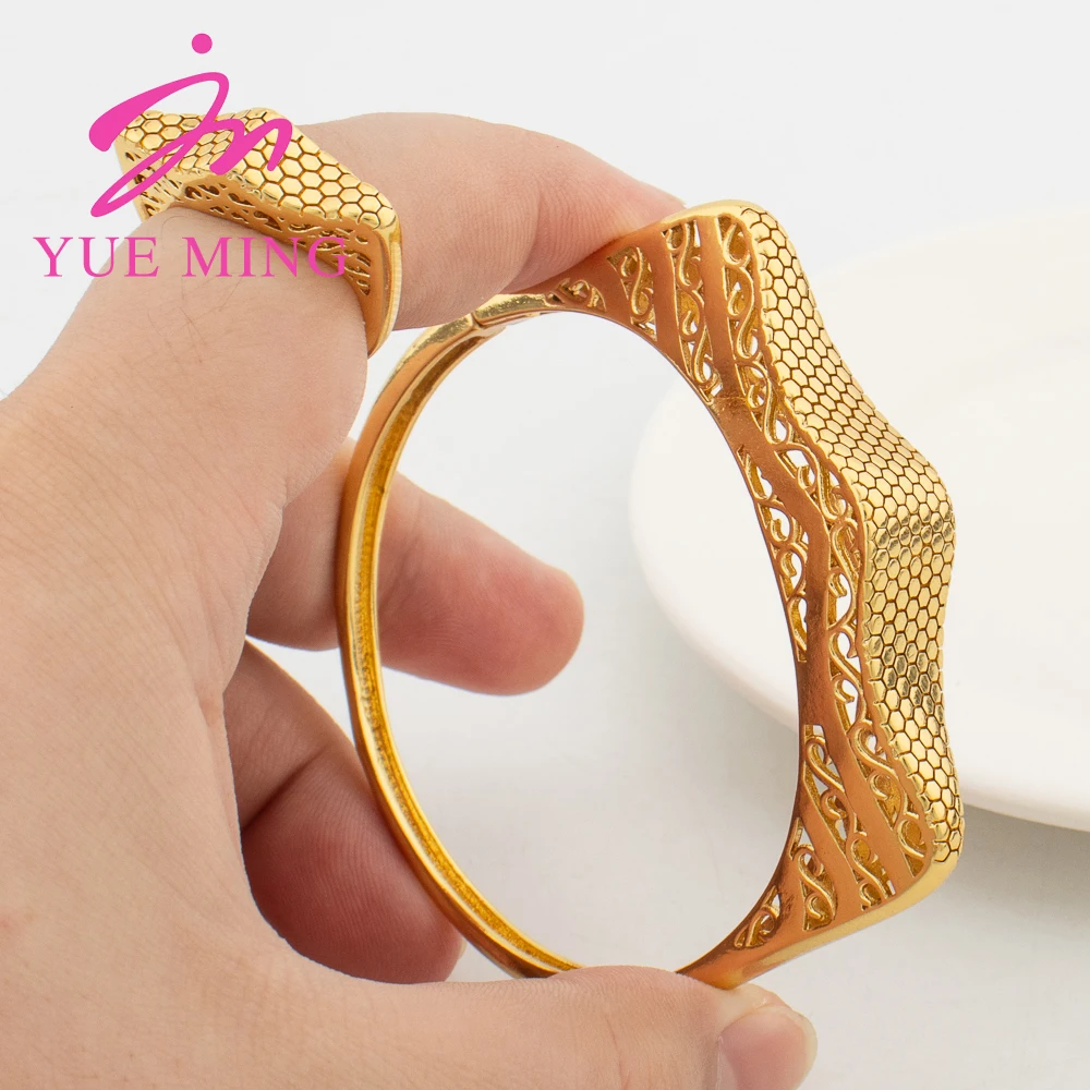 

Gold Plated Bangles With Ring Copper Jewelry for Ladies Women Dubai Luxury Bridal Wedding Banquet Charm Bracelet Open Ring Gifts