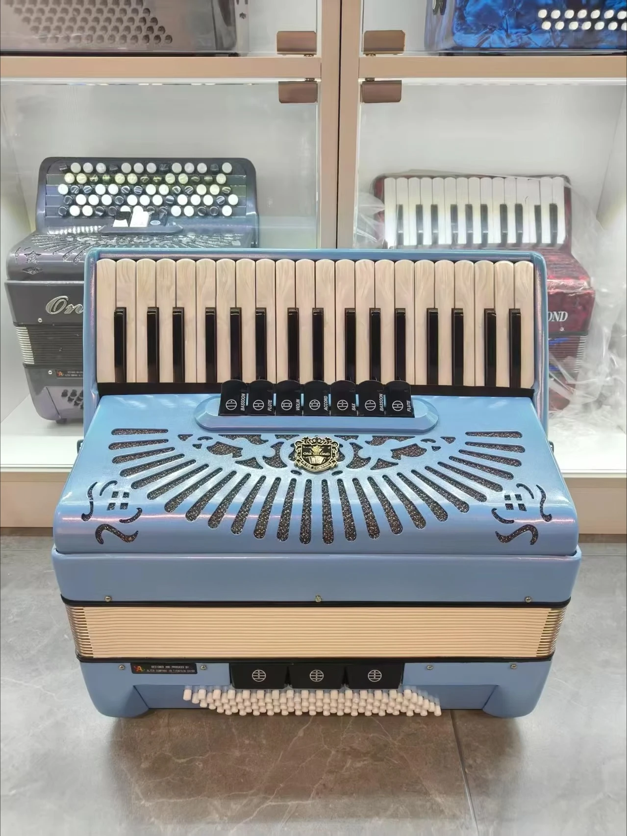 Professional 60/96bass keyboard/Button accordion Professional music Instruments