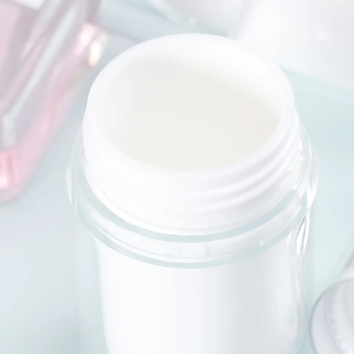 

2Pcs Vacuum Bottles Acrylic Travel Containers Leakproof Pump Refillable Bottles 15ml White