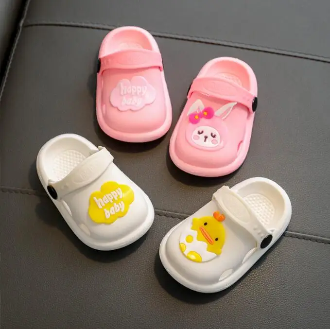 Sandal Anak-anak Baru Musim Panas Dalam Ruangan Antiselip dan Bawah Lembut Nyaman Sepatu Lubang Bayi Lucu Sandal Rumah Anak Laki-laki dan Perempuan