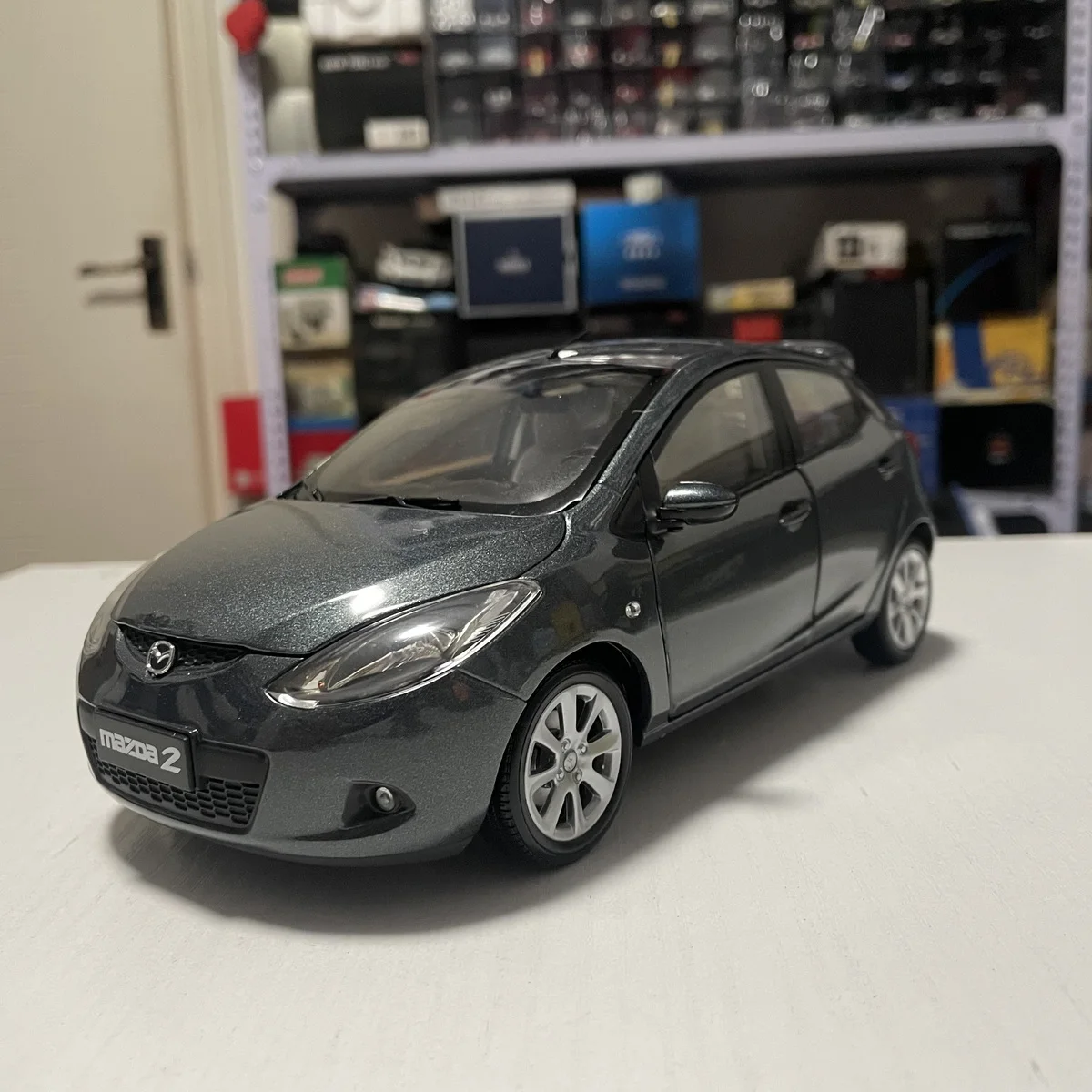 Die-cast 1:18 Scale MAZDA 2 DEMIO Hatchback Jinxiang 2007-11