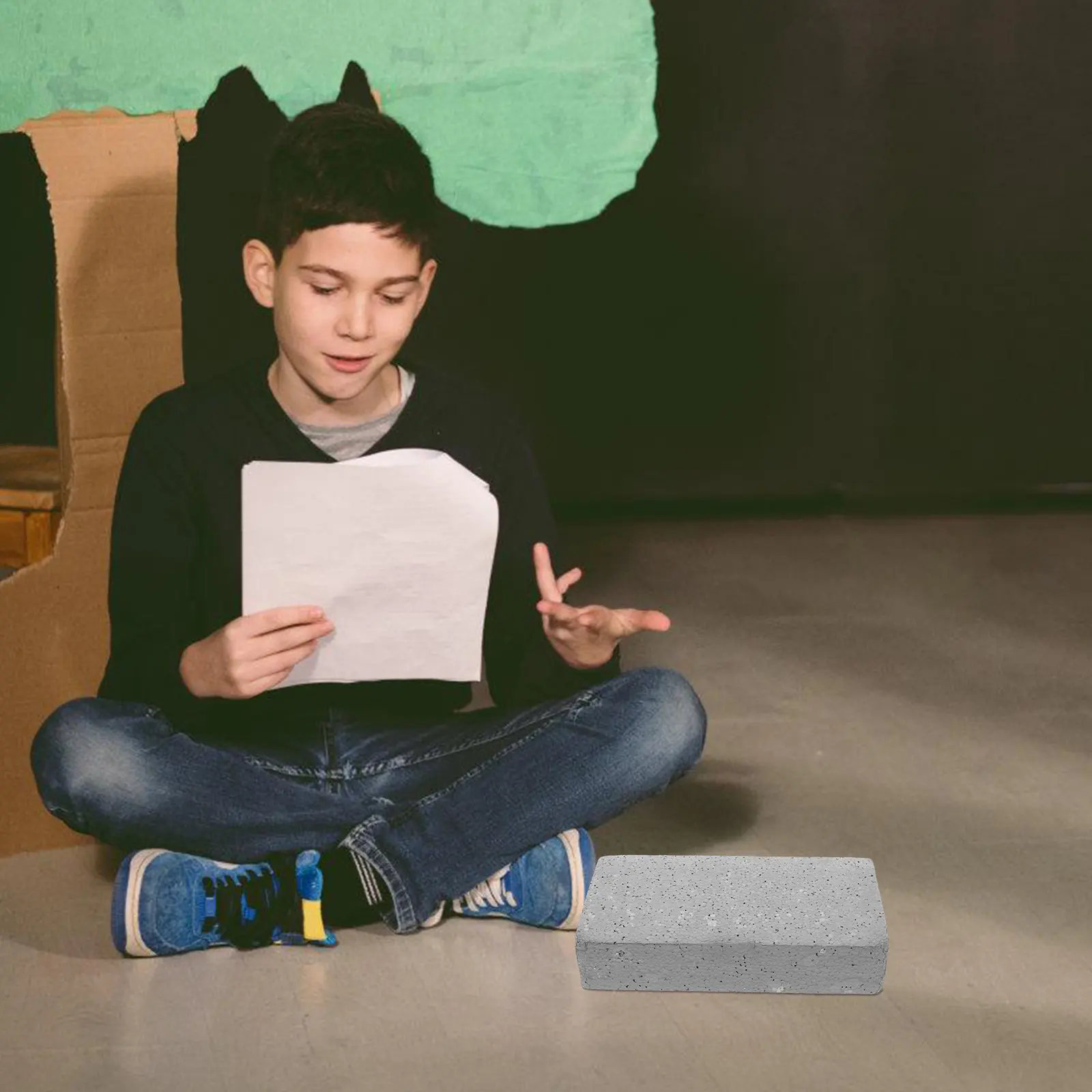 

2 шт. легких пенопластовых кирпичей гигантского размера с реалистичным дизайном для сценических реквизитов, киносъемок, декора на Хэллоуин, розыгрышей и игр в помещении