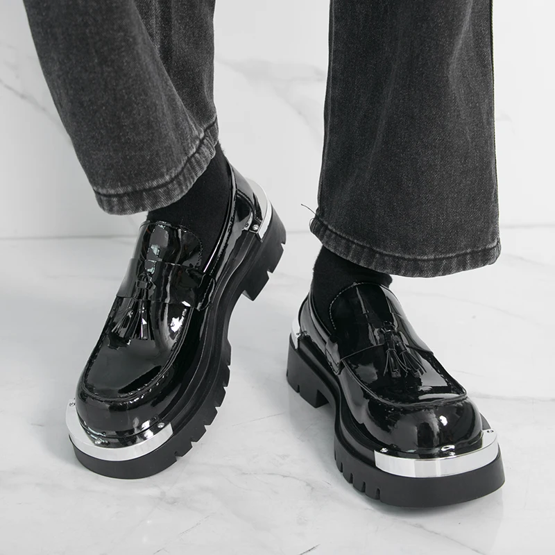 

Men Loafers Round Toe Thick Sole Solid Color Fashion Classic Tassel Business Formal Shoes