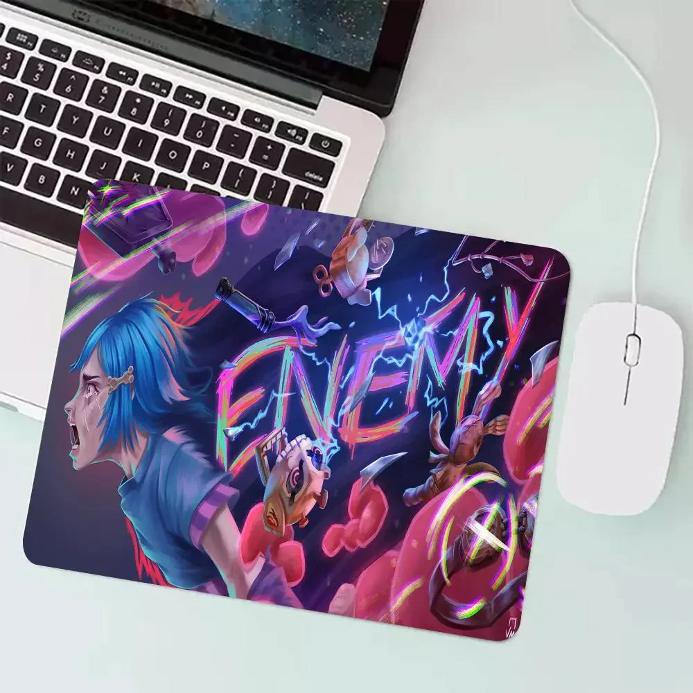 Small mouse pad Jinx game accessories small keyboard mouse pad computer desk pad game mouse pad rubber non-slip small mouse pad