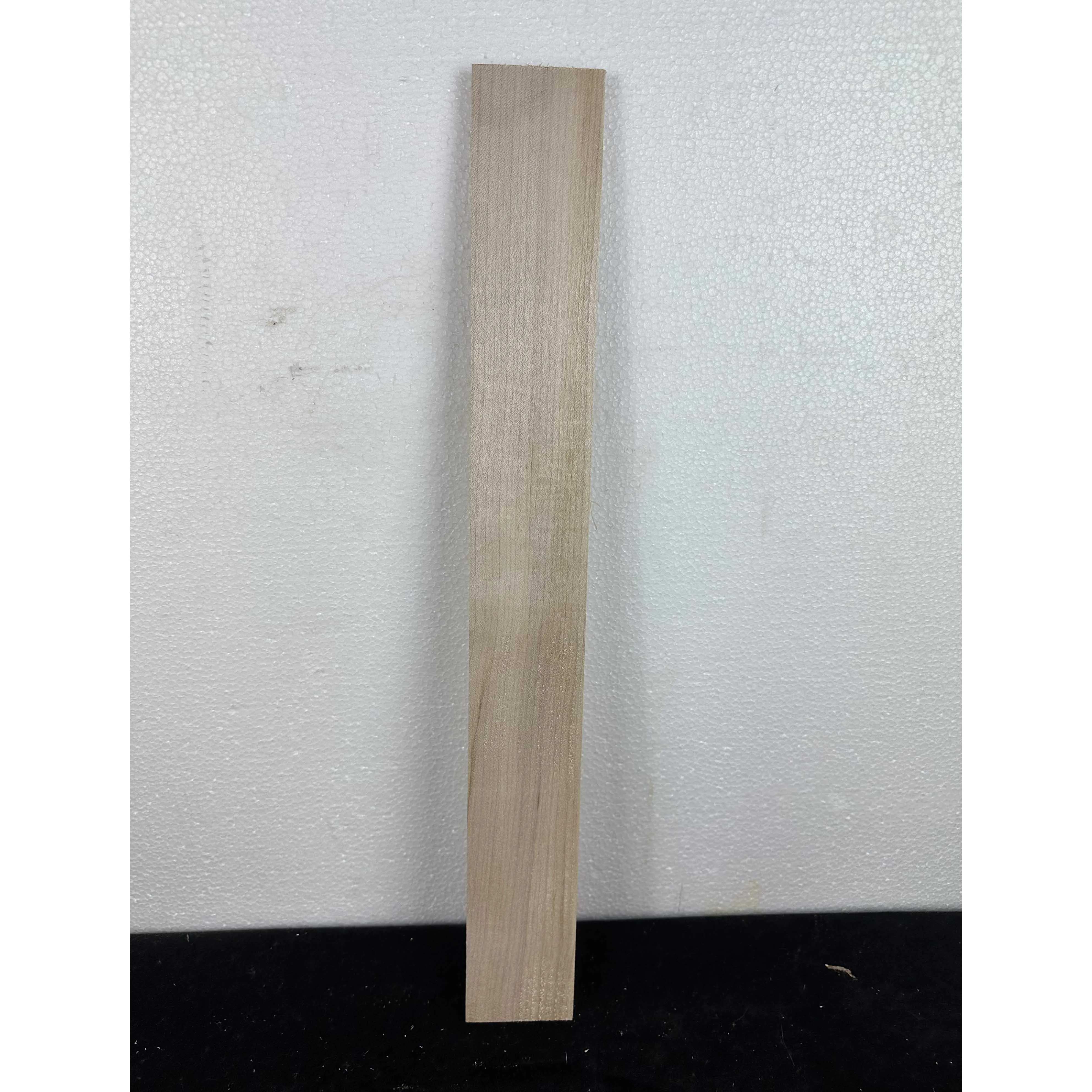 Maple Surface Electric Guitar Neck Accessory1 High-Quality Each piece of wood with a different pattern If you mind, please be us