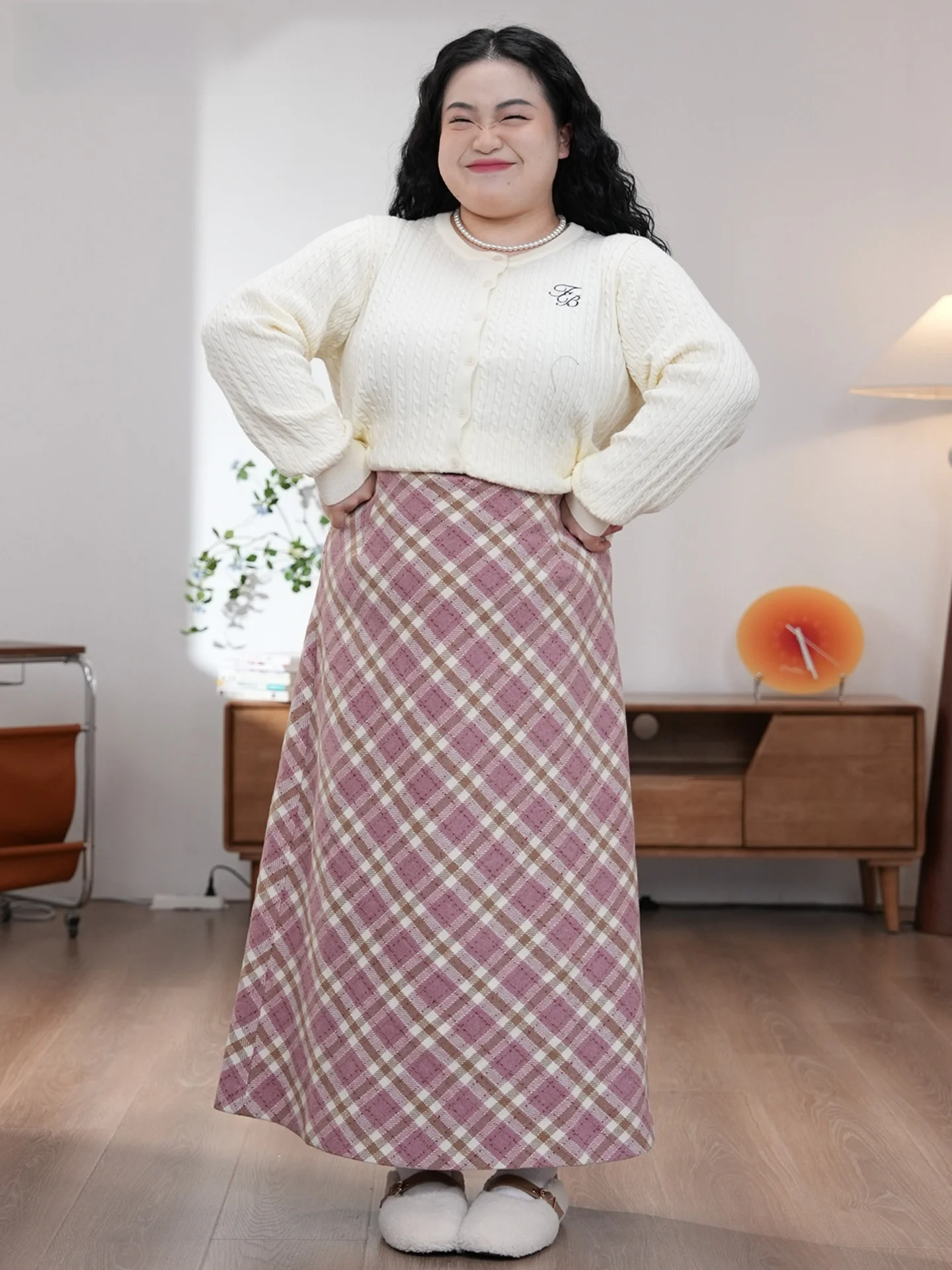 

Sweet Plaid Woolen Skirt for plus Size Women Pear Straight Body ape Winter Faion Ladies Premium Clothing