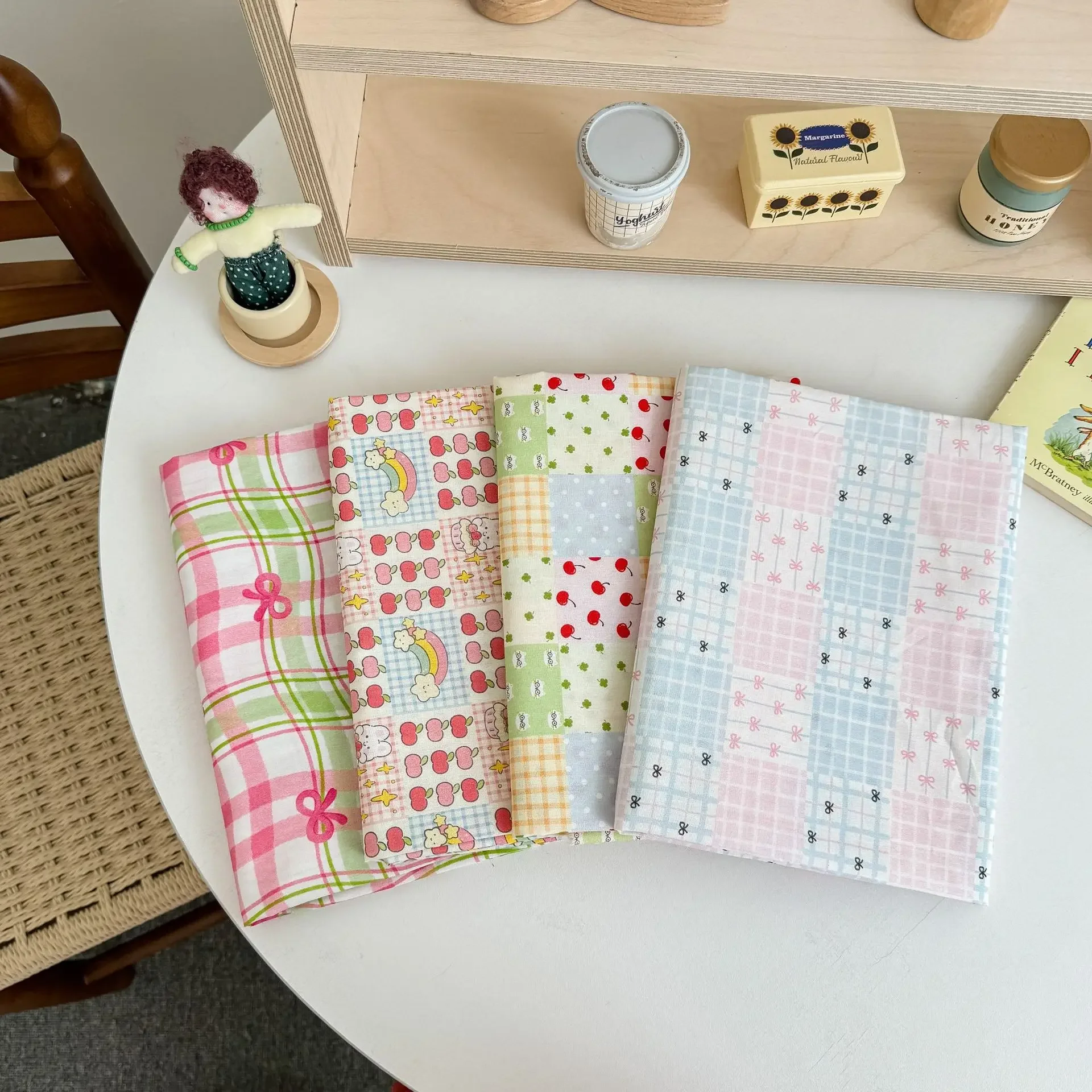 

Cartoon Printed Cute Cotton Fabric DIY Children's Wear Cloth Make Bedding Quilt Fabric for Girl Dress