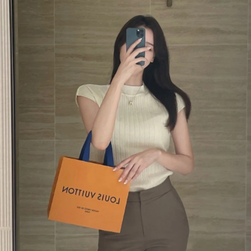 Elegant Design Versatile Color Women's Semi-High round Neck Sexy Slim Fit Sleeveless Knitted Vest Comfortable Korean Style