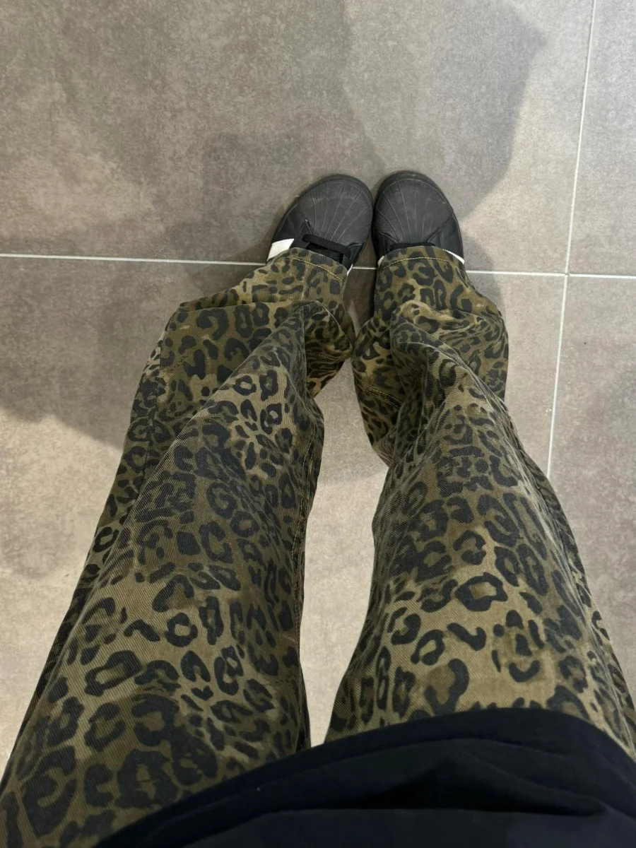 2024 New Men's Leopard Print Denim Jeans Loose Straight Leg Long Trousers Trendy Sle Summer High Waist Zipper Fly Jeans