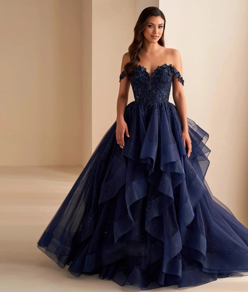 カスタマイズされた絶妙なチュール A ラインオフショルダーアップリケイブニングドレスファッション恋人フロアレングスホームカミングドレス