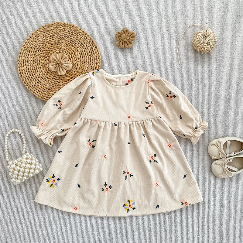 2026 Neues Herbst-Winter-Kleid für Mädchen 2-6 Jahre, Cordkleid mit Blumenstickerei, Langen Puffärmeln und Rundhalsausschnitt, A-Linien-Kleid – Detail 4
