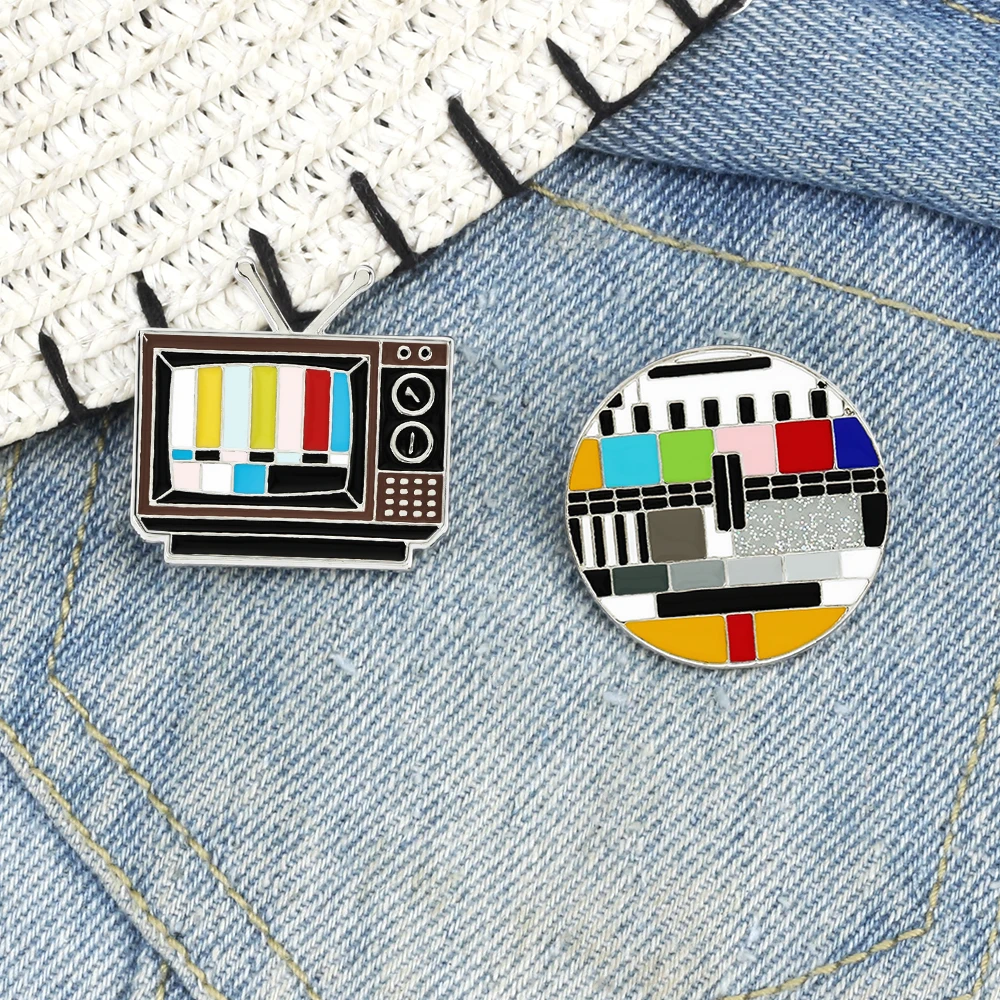 Old TV Enamel Pins No Signal Retro Color Screen Television Brooches Jackets Lapel Pin Creative Nostalgia Badge Fashion Jewelry