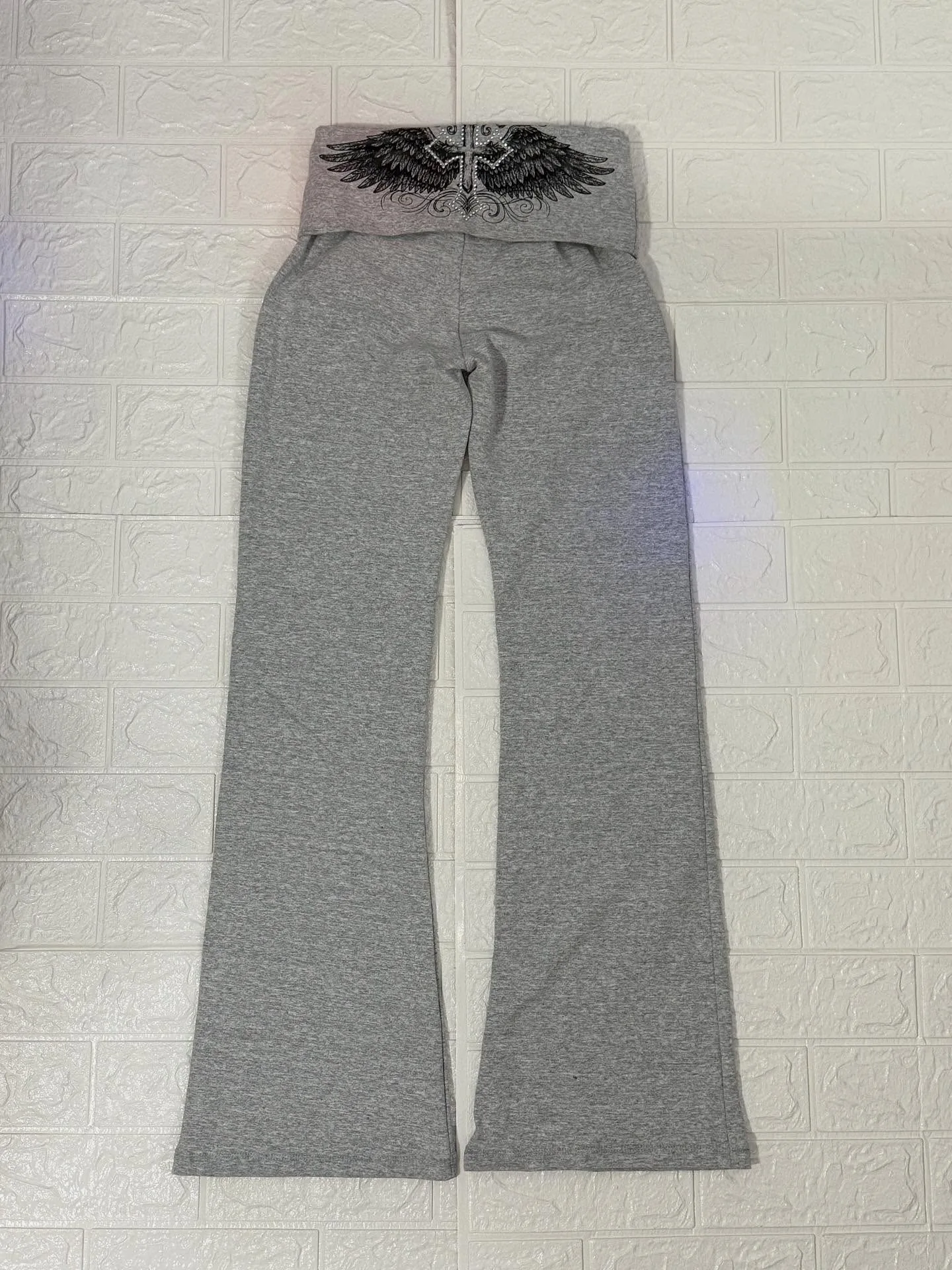 Südkoreanische Y2K-Damenhosen, Freizeithosen, Yogahosen, leicht ausgestellte Hosen, minimalistischer Druck im neuen Stil, betonen die Silhouette