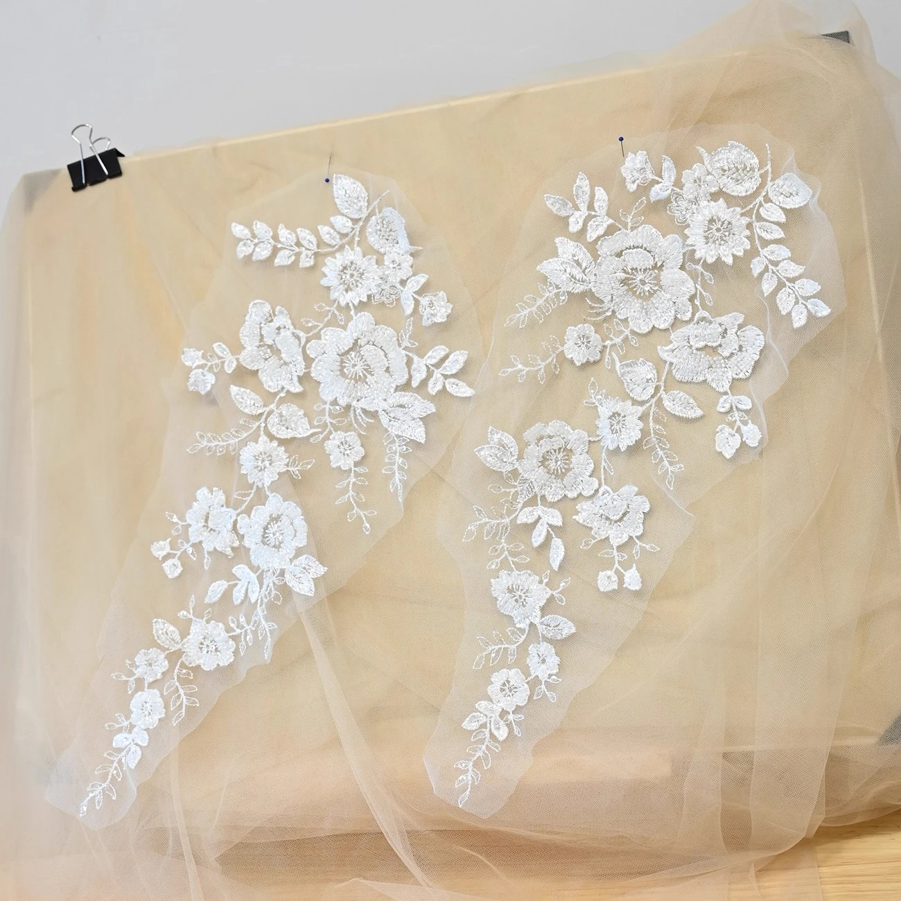 

Advanced Embroidery Mesh Sequin Embroidery Lace Decal Fabric Wedding Dress Decoration Clothing Background Decoration Accessories