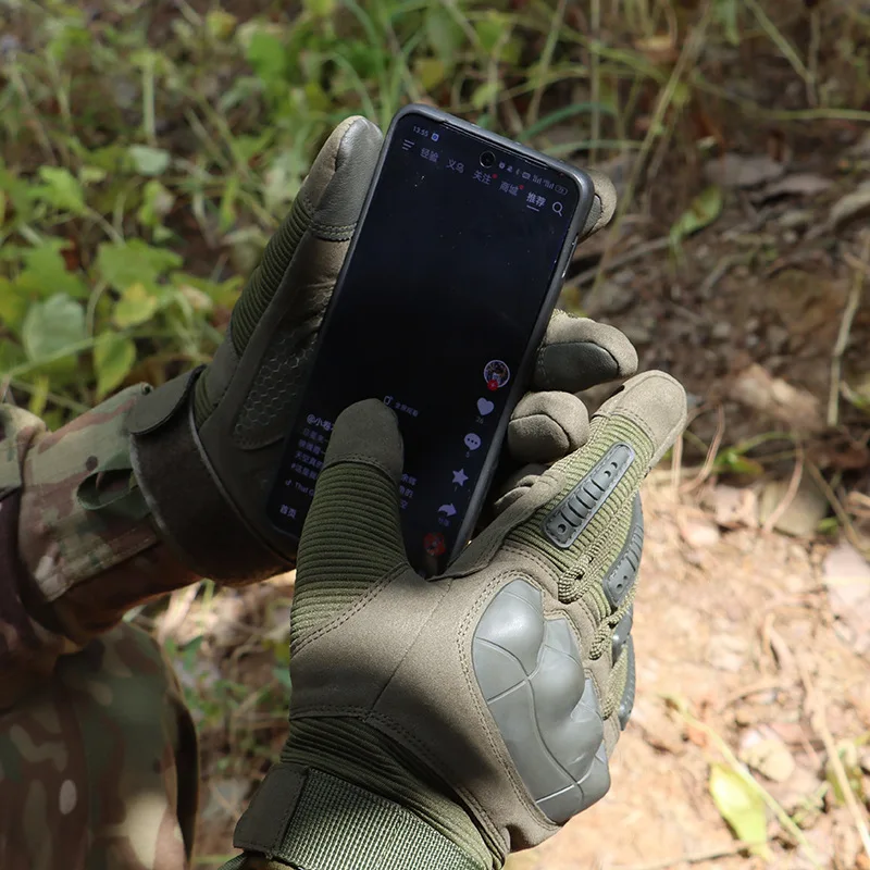 Full-finger tactical gloves for combat and shooting, soft shell protection, fleece-lined, thickened, warm, cold-resistant, touch