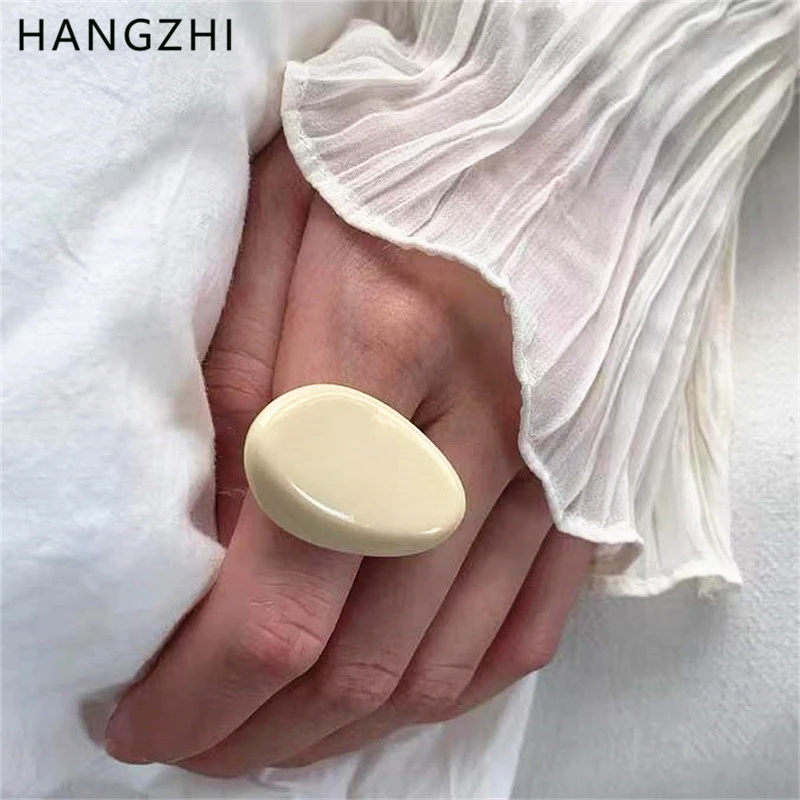 HANGZHI Irregular Wide Large Chunky Rings for Women Vintage Acrylic Resin Autumn Winter Geometric Stacking Wear Finger Jewelry