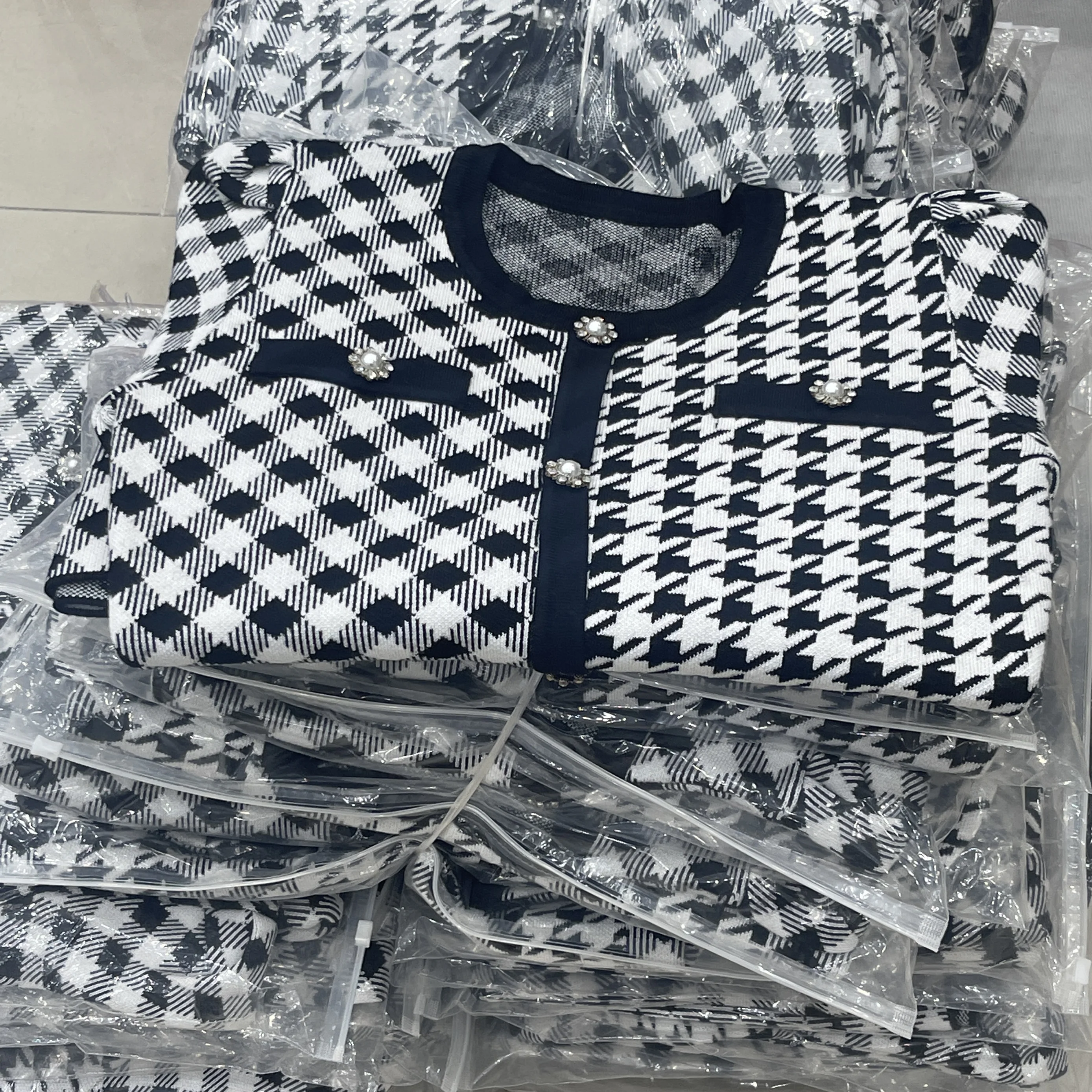 

Ограниченная серия Ele Dr, 27 штук, только от Nan You, поставленный счетчик, высококачественное качество, без бренда, осень 2024, Faion Lad...