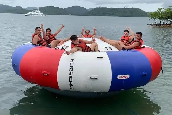 

Water Play Equipment Water Sport Game Inflatable Flying Inflatable Crazy Ufo Inflatable Disco Boat Spinning Towable Tube