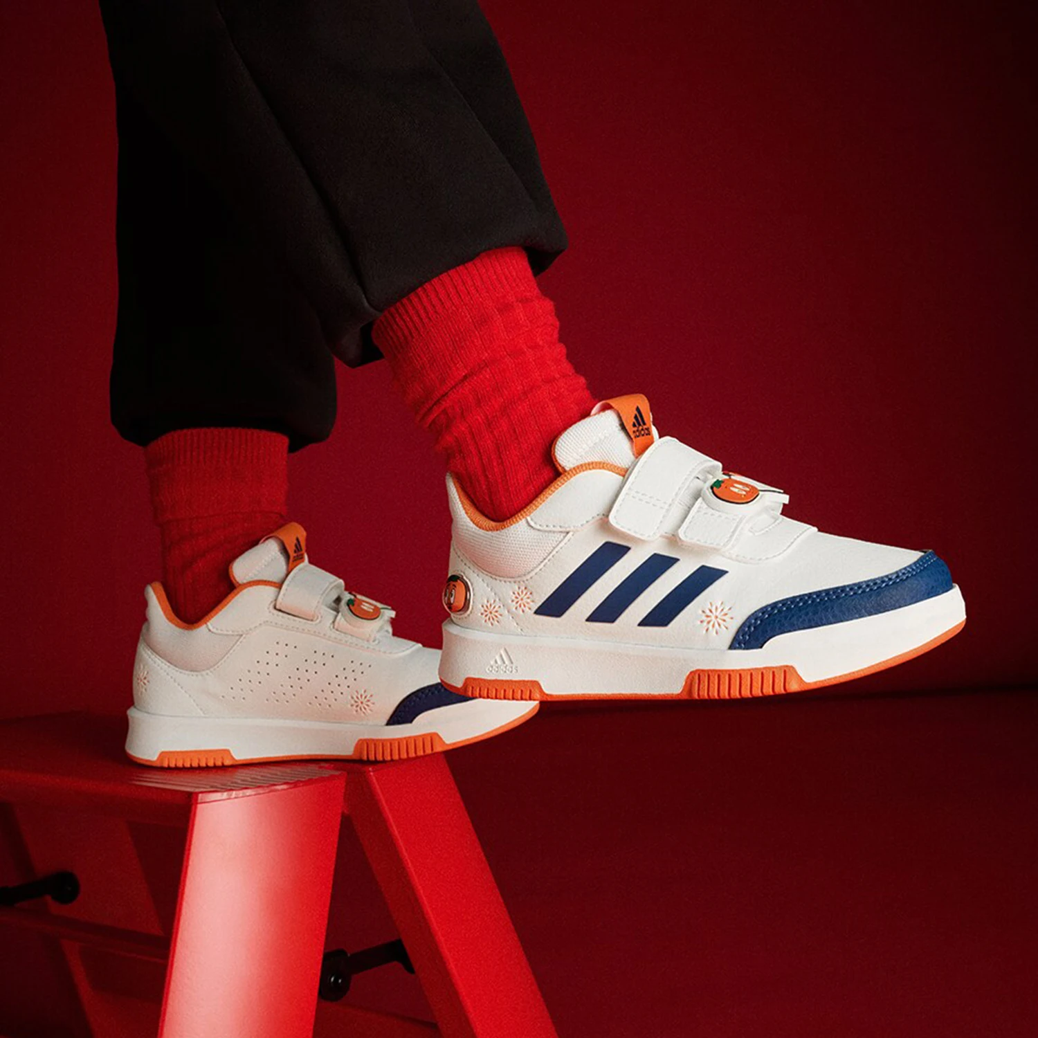 

Adidas genuine New Kids Magic Tape Durable Casual Sports Shoes IH3098