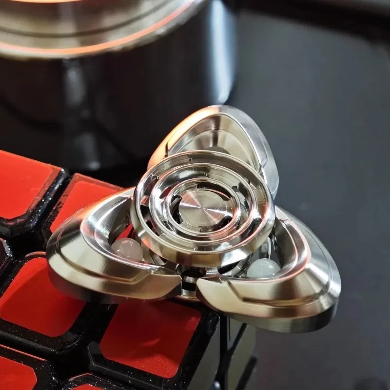 YHEDC Magic Knife Pattern Mechanical Stainless Steel Fidget Gyro Decompression Desktop Toy Gift