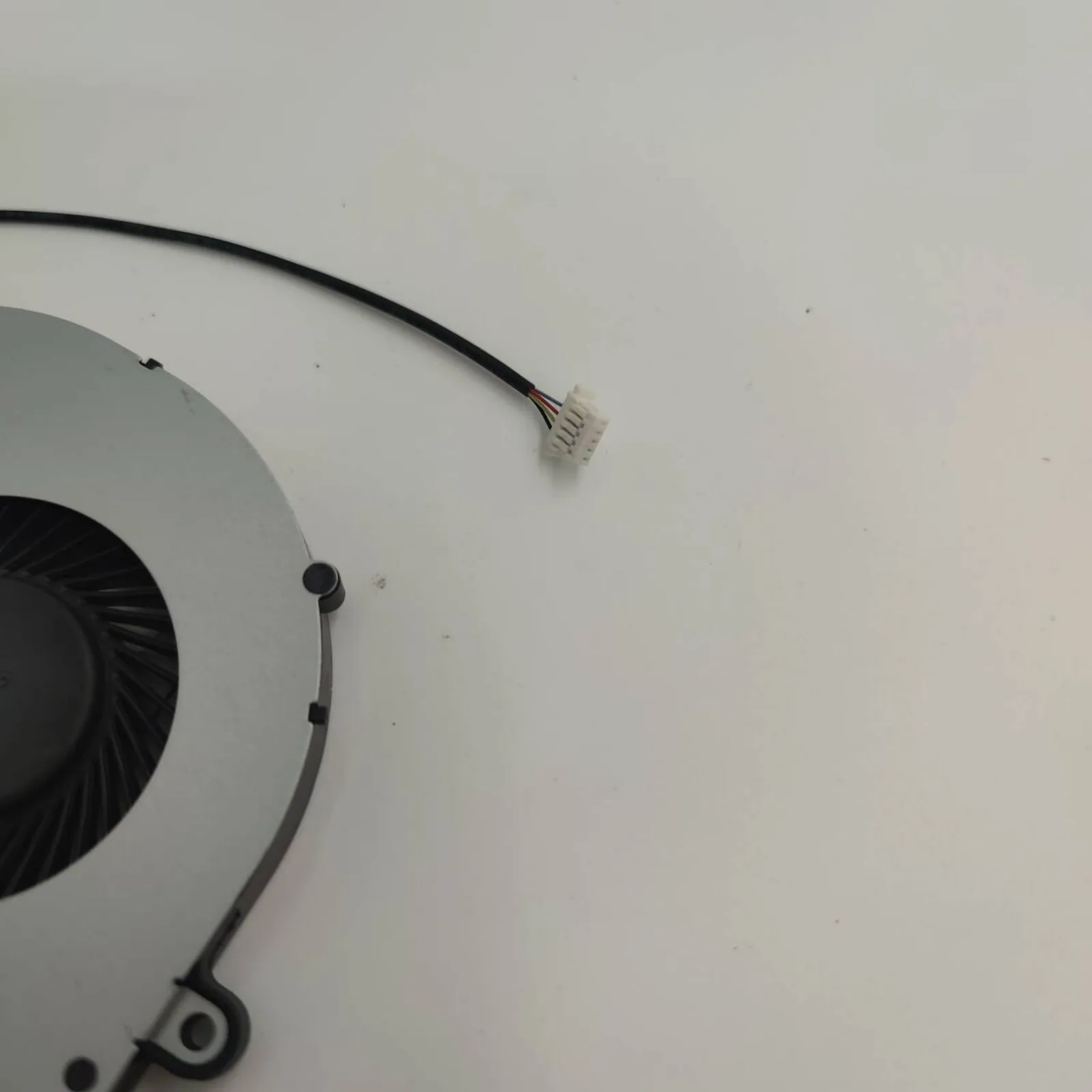 

for ASUS FX63VD FZ63 FZ63V FX503 FX503V FX503VD FX63 FX63V 13NB0GI0AP0701 DFS541105FC0T-FK6P DIS DC5V0.5A Laptop CPU Cooling Fan