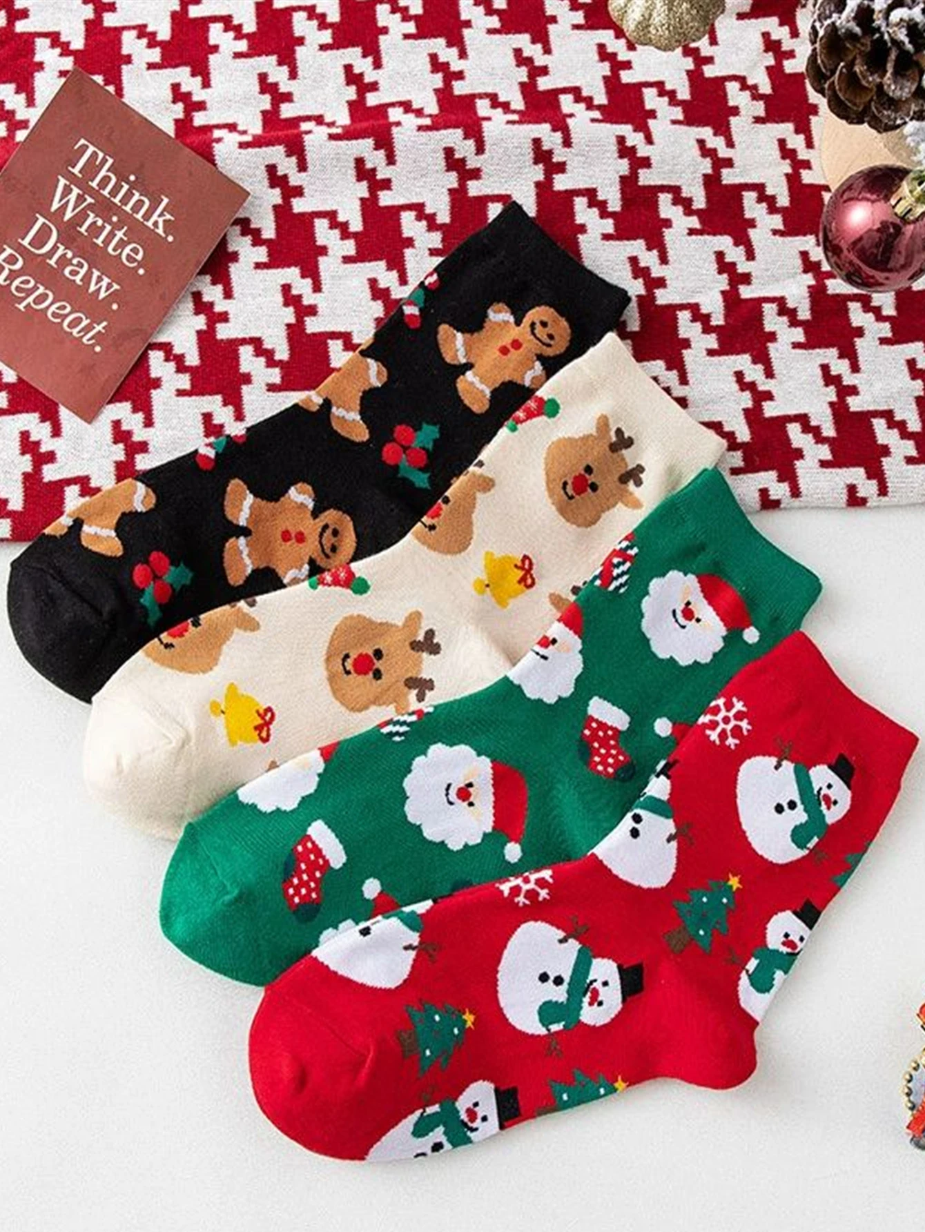 

4 пары зимних модных рождественских носков, рождественские подарки, теплые ковровые носки, мягкие напольные носки с рисунком снеговика, дышащие