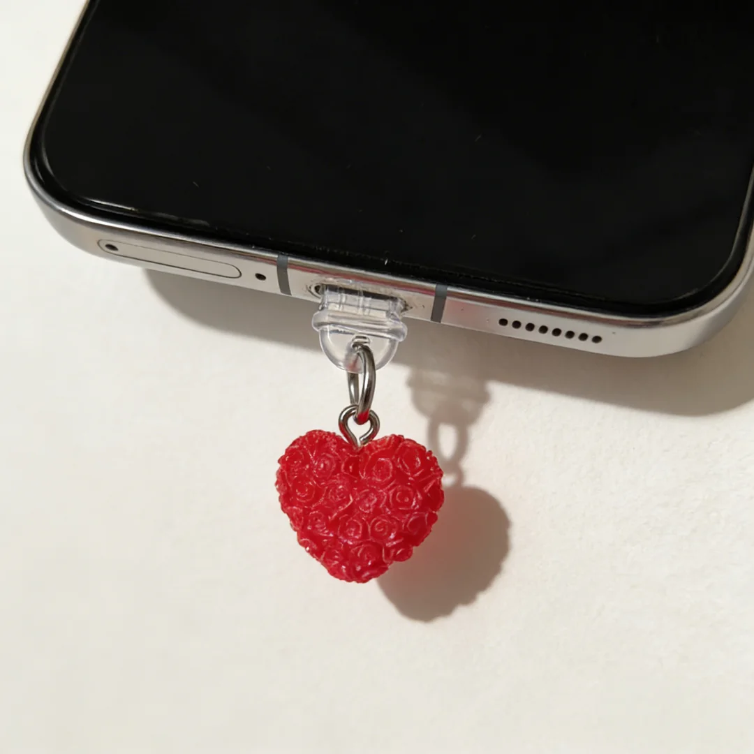 

Romantic Red Rose Heart-Shaped Dust Plug, Warm Red Color Scheme, Dust-Proof, Suitable for Multiple Models, Valentine's Day Gift