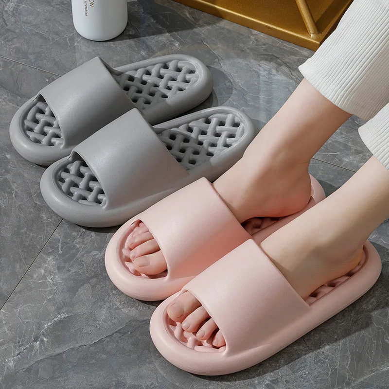 

Breathable Mesh Slip-On Sandals for Men & Women – Anti-Slip Bathroom Slippers, Quick-Dry Shower Slides, Couple Home Slippers
