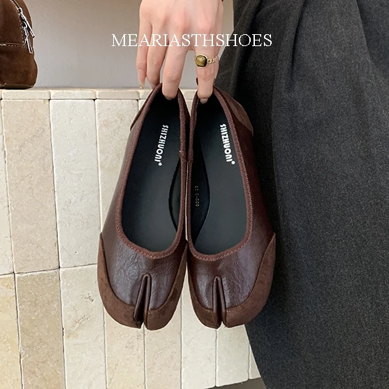 

New In Fashion Strange Split Toe Ladies Flats Slip On Shoes Casual Outdoor Female Shallow Footwear Women Ballet Flats tabi Shoes