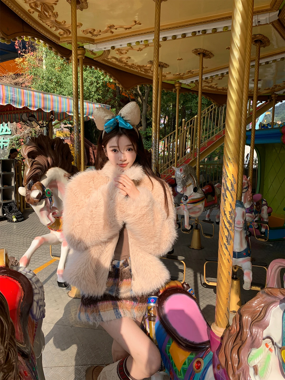 

Chen Jin Lazy Little Eclair ort Fluffy Fur Jaet Fake Otka Eco-friendly Leather Collar Stand-up Coat Women's Faion