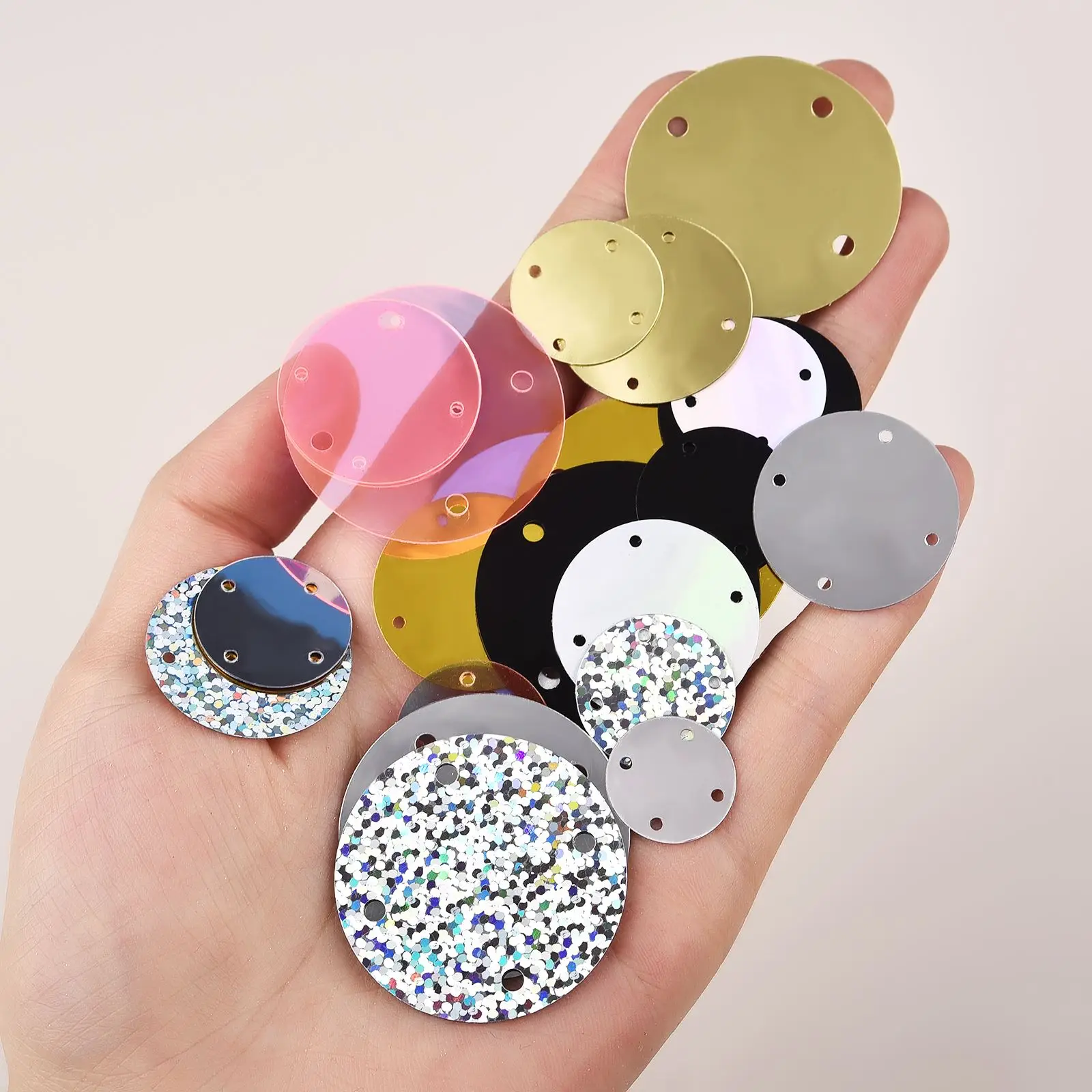 50g Bag 4 Holes Gold Silver Sequins For Crafts Flat Large Round Sequin Garment / Handbag Accessories DIY Flakes 20mm/25mm/35mm