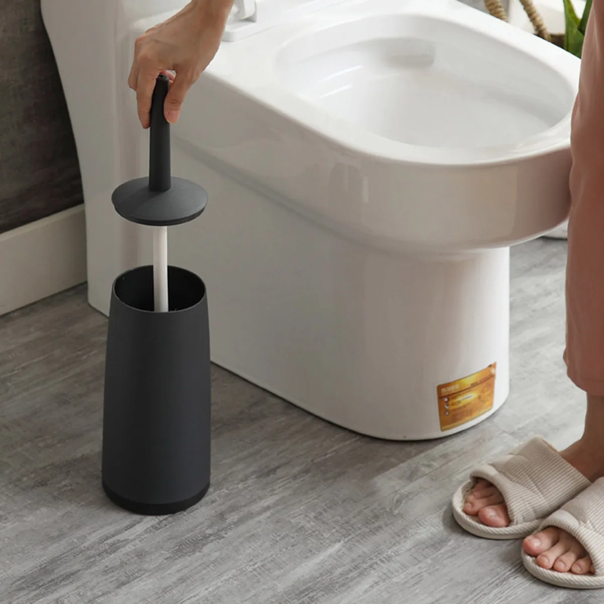 مجموعة حامل فرشاة المرحاض، مقبض أسود سميك طويل، شعيرات ناعمة، غطاء مقاوم للرذاذ للاستخدام في الحمام والمنزل والفندق والمكتب #1