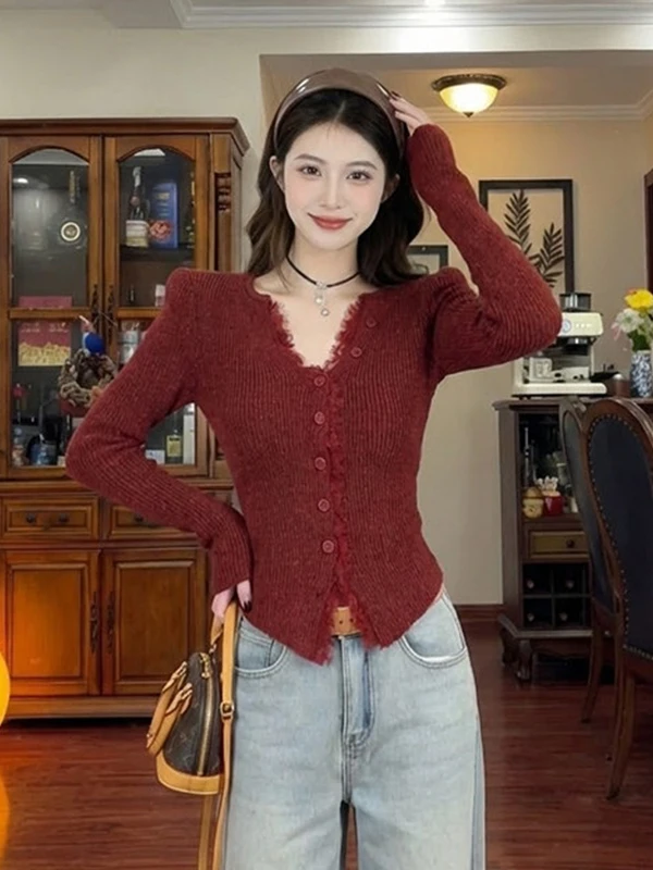 

Spring 2026 Slim Fit Lace Splicing Knitted Sweater Women's Long Sve V-Ne Breathable Comfortable Red Color New Year Top