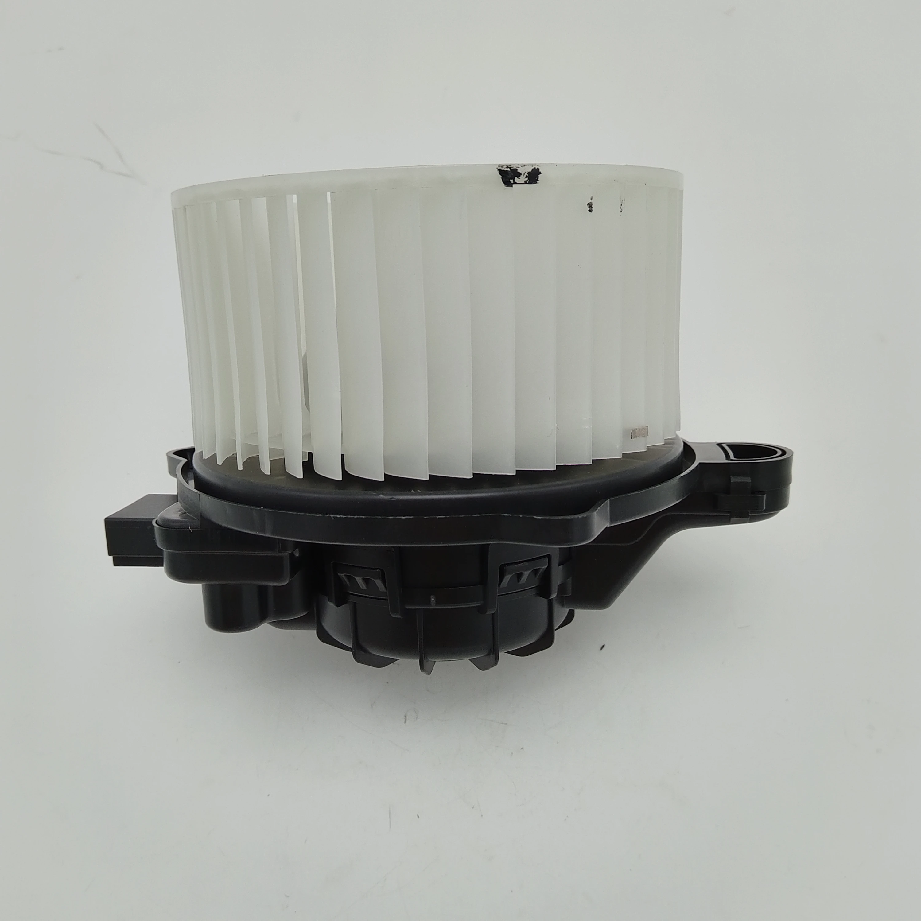 Left-Hand Drive Blower Motor Suitable for HYUNDAI IONIQ 16- LHD  KIA NIRO 17-19 LHD  FORTE 19-21 OE：97113G2000