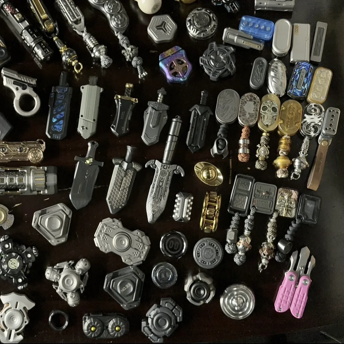 マルチマテリアル EDC フィジェットトイコレクション 感覚アンチストレススライダー スピナー ADHD フォーカス フィジェットガジェット バラエティパック