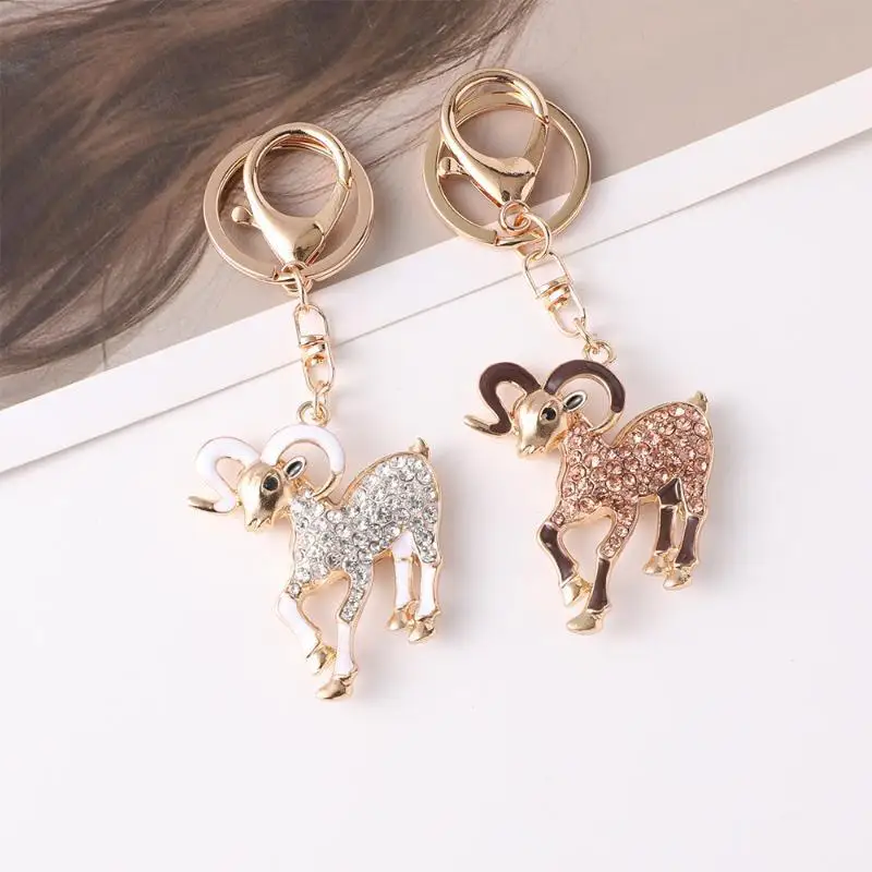1 Stück Ziegen-Schaf-Strass-Schlüsselanhänger aus Legierung, Kristall-Tier-Schlüsselring, Taschenanhänger für Autoschlüssel, Geschenk für Frauen zum Geburtstag – Detail 2