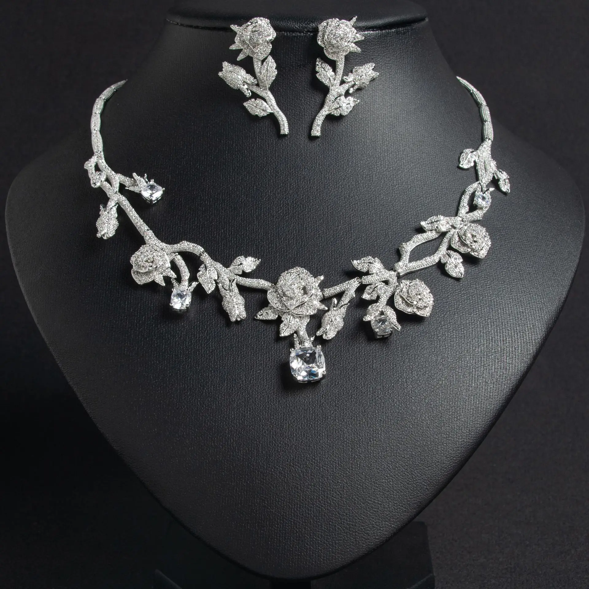 Creative Ladies Jewellery Luxury Rose Necklace Earrings Ring Set Prom Wedding Graduation Holiday Zirconia Accessories M-360