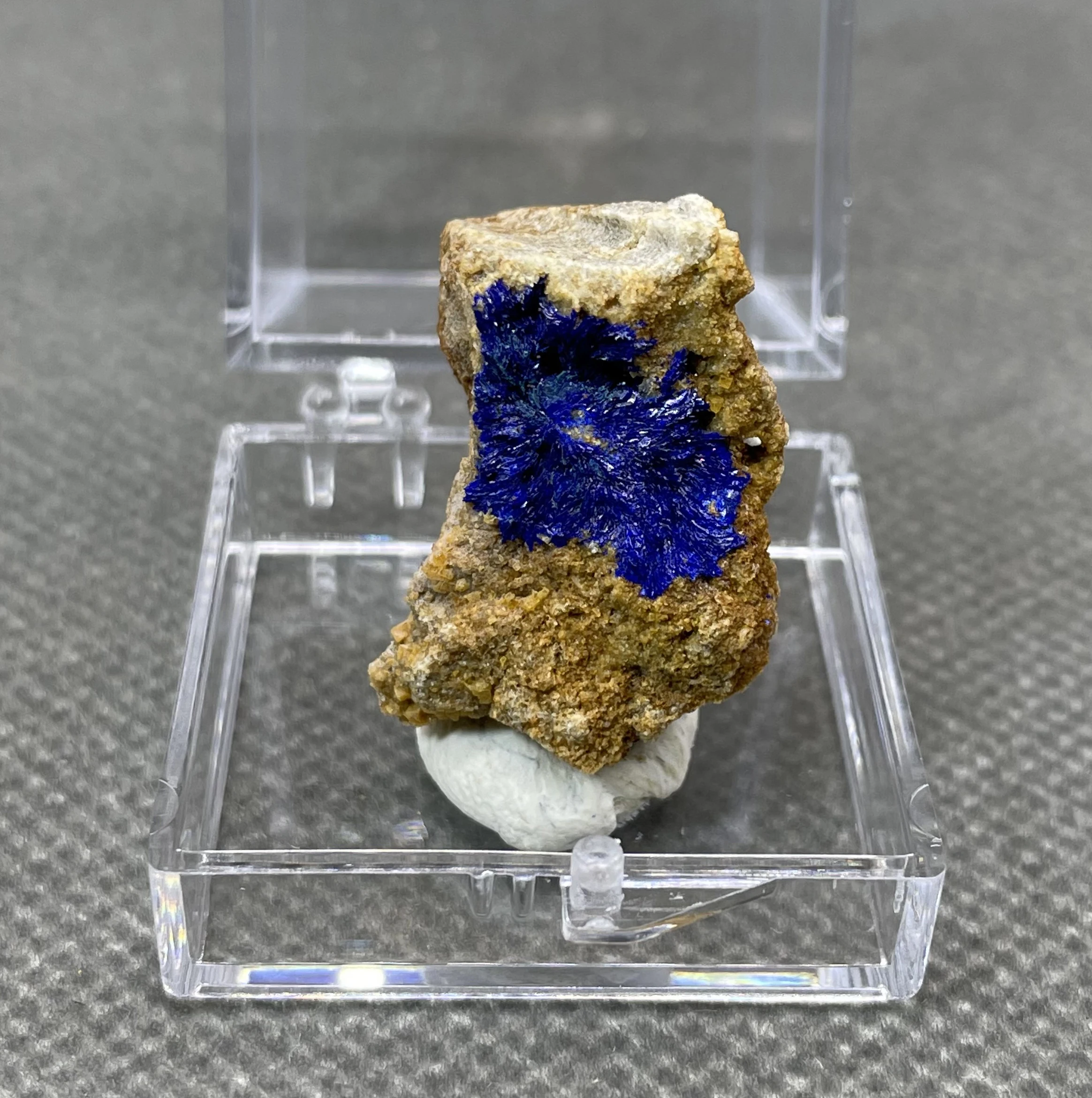 NEW! 100% Natural rare GuiZhou azurite mineral specimen crystal Stones and crystals Healing crystal + box size 3.4cm