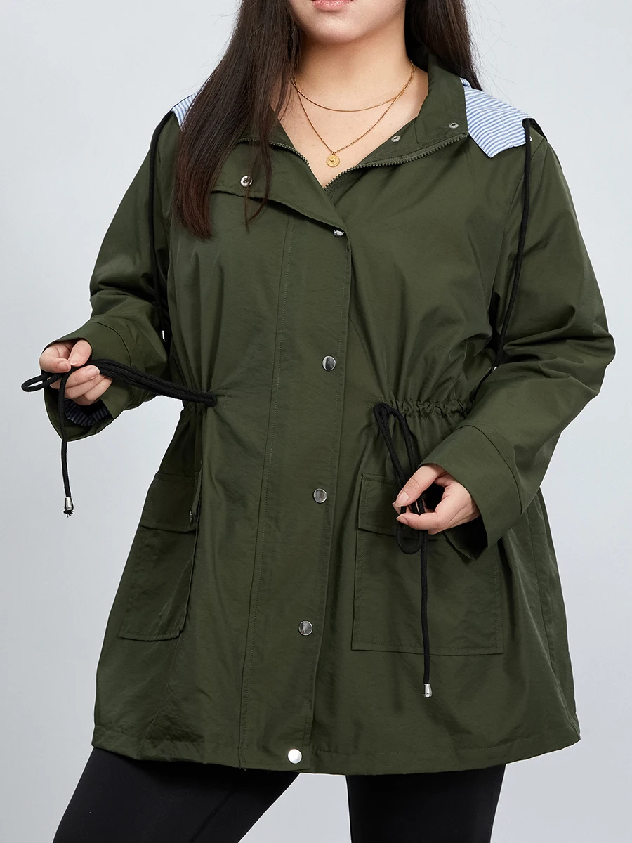 Women Plus Size Light Rain Jacket Waterproof Active Outdoor Trench Raincoat with Hood Ladies Lightweight Windproof Windbreaker